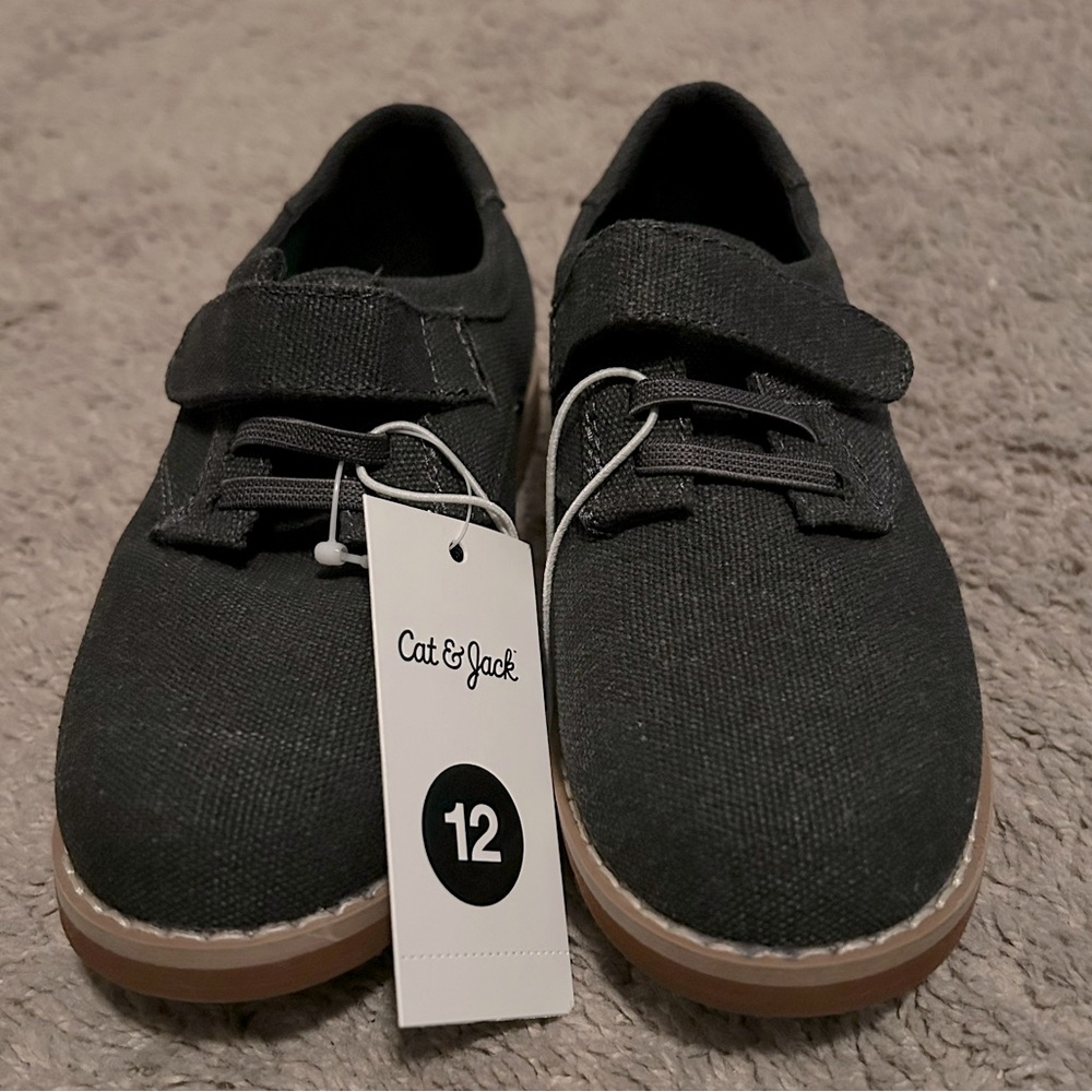 NWT Boys Cat & Jack Navy Canvas shoes Size 12